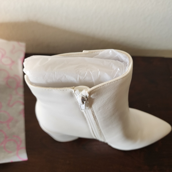 Sugar White Ankle Heeled Boots Size 8M - Picture 12 of 15